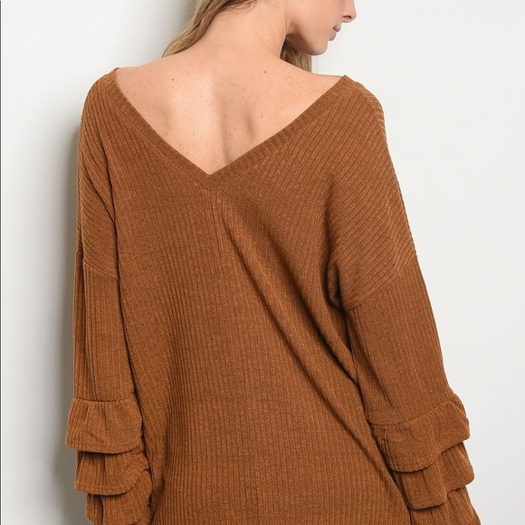 Bell sleeved sweater - Picture 3 of 5